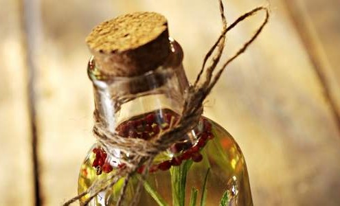 come preparare oli aromatizzati alle spezie