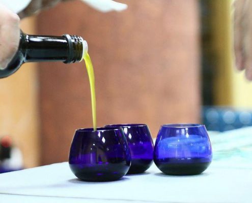 assaggio olio di oliva