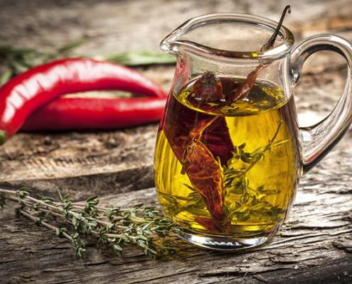 ricetta per la preparazione dell'olio aromatizzato al peperoncino
