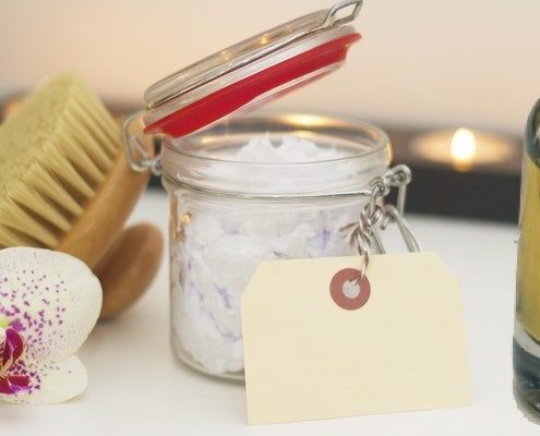 com eutilizzare l'olio di oliva sui capelli?