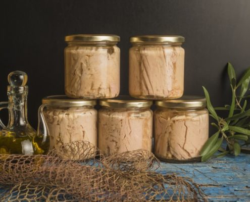 com epreparare in casa il tonno sott'olio