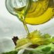 L’Olio extravergine di oliva è un condimento tipico della tradizione gastronomica italiana. È presente ogni giorno sulle nostre tavole. Condimento light ma senza rinunciare al gusto. Un filo di olio extravergine di oliva e non si sbaglia mai!