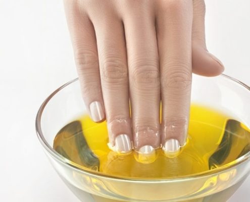 Olio Evo: rimedio naturale per la cura delle mani screpolate