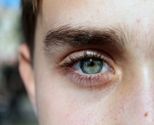 Olio di oliva per infoltire le sopracciglia: consigli utili!