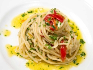 Spaghetti Aglio, Olio Evo, Peperoncino e Pangrattato