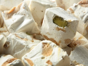 Ricetta Fudge al cioccolato bianco, pistacchi e olio extravergine di oliva