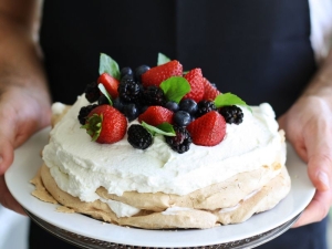 Ricetta Pavlova all’Olio Evo e Frutti di Bosco